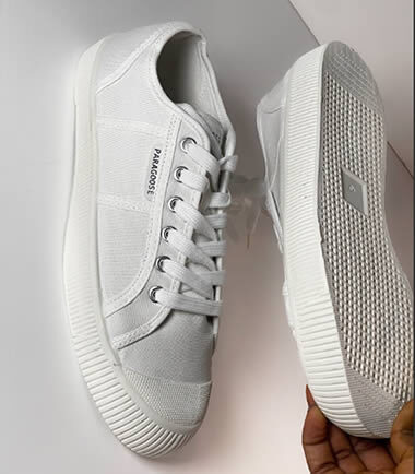 White sneakers Size_ 41